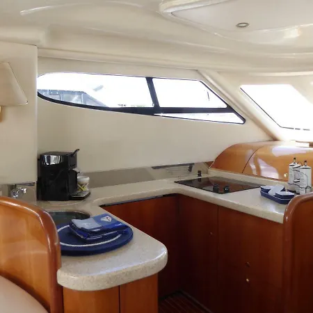 Rhein Yacht Lexa