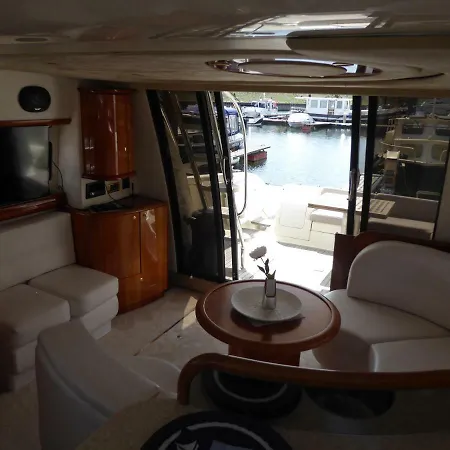 Botel Rhein Yacht Lexa