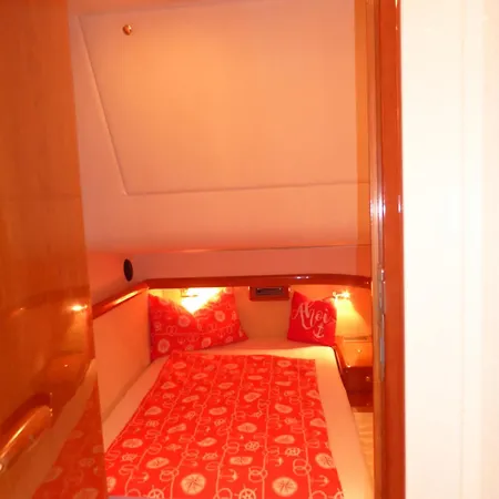Rhein Yacht Lexa Botel